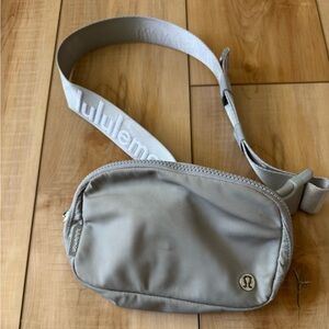 Lululemon Everywhere Belt Bag